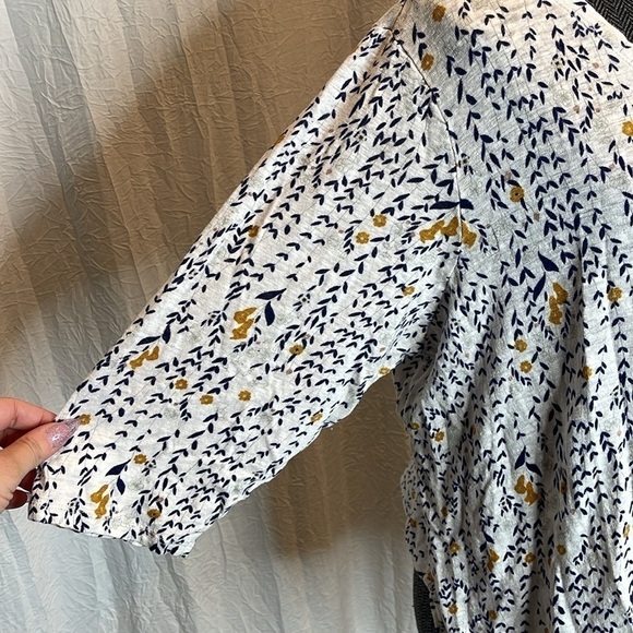 Rachel Zoe Top Women 2X Plus 100% Linen Floral V-Neck Half Sleeve Coastal - Picture 3 of 4